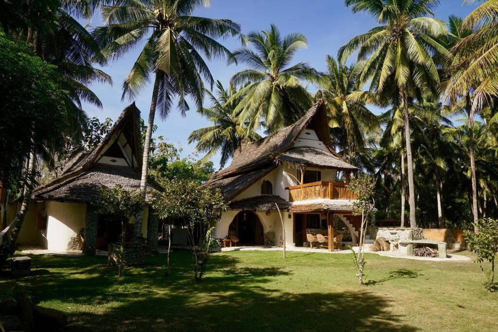 Beach-Front Sumbawa Surf House Lemonga Экстерьер фото
