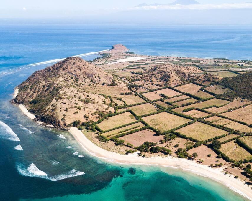 Beach-Front Sumbawa Surf House Lemonga Экстерьер фото