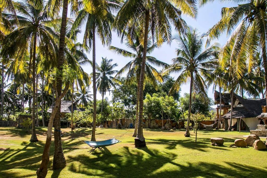 Beach-Front Sumbawa Surf House Lemonga Экстерьер фото